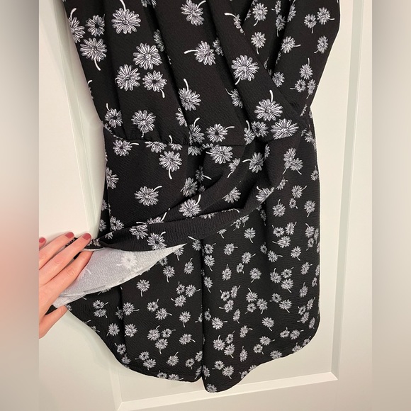 Urban Outfitters Romper - Picture 5 of 8